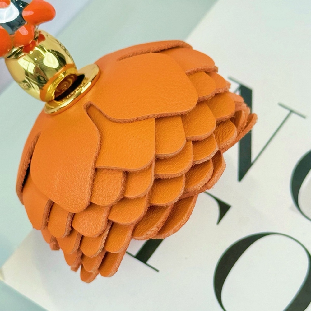 Loewe Charm - Picture 3 of 6